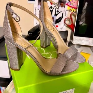 Linen like shoe maybe about 3-4 inches square heel. Toes out. Sam Edelman.